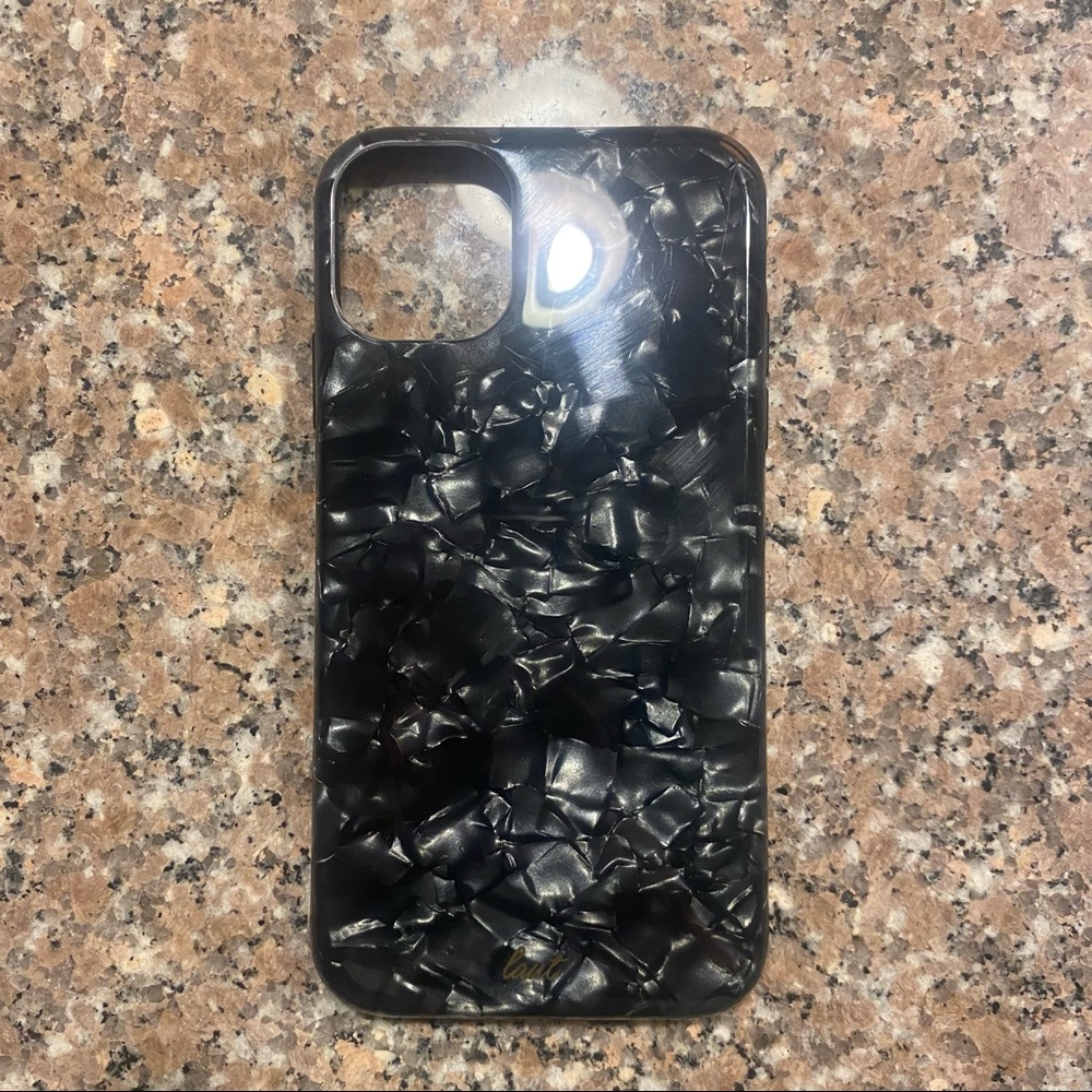 Laut iphone 11 black pearl case🖤